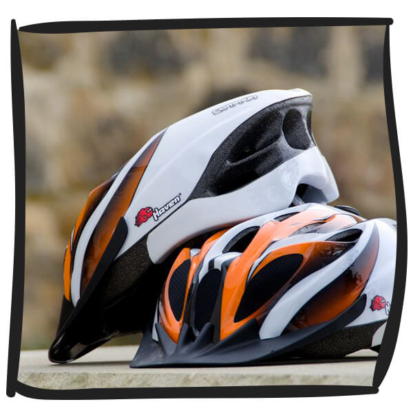 Unterschätzen Sie nicht die Sicherheit, jeder Fahrrad- oder Rollerverleih von uns beinhaltet einen Helm.