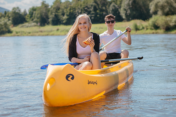 Rafts and canoes on the Elbe in Bohemian Switzerland