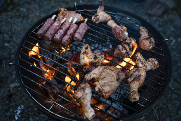 Wir bieten Ihnen eine entsprechende Unterkunft, attraktiven Grillabend oder Bier- und Schokoladenproben an. Wir verfügen über einen eigenen Grillplatz in Campingplatz in Děčín.