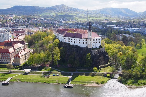 Stadtführung Tetschen mit der Führung Schlossbarockperlen Kombiniert